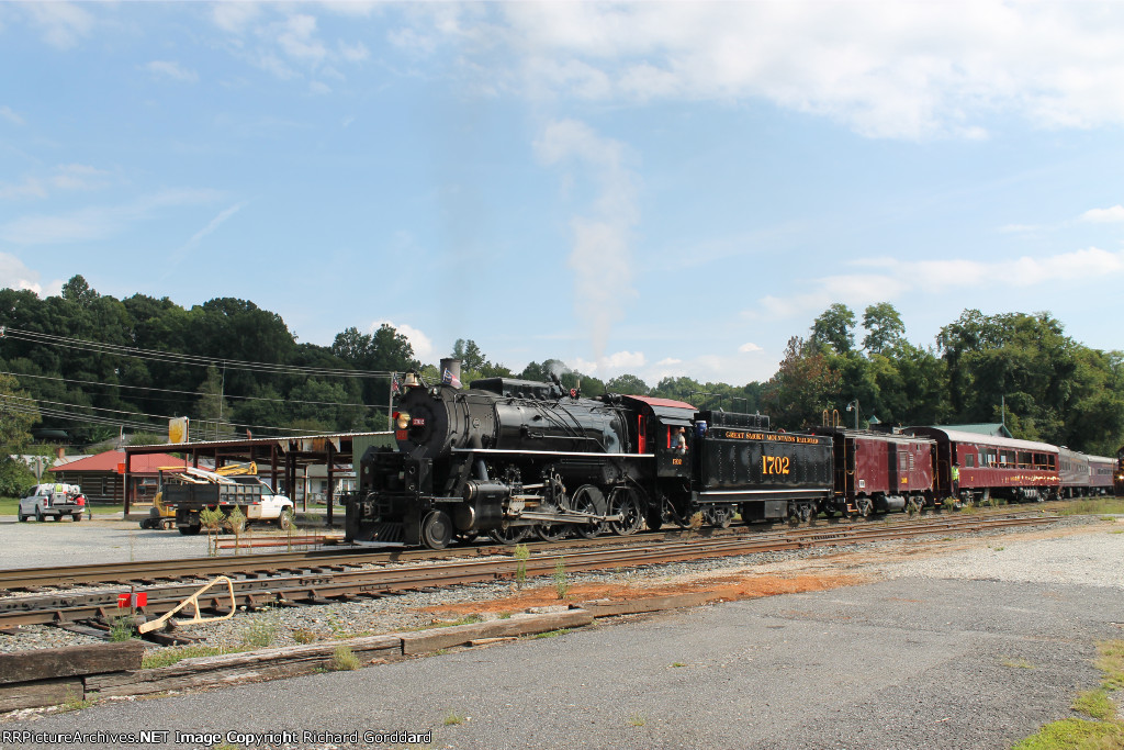 GSMR 1702 waiting at the station 